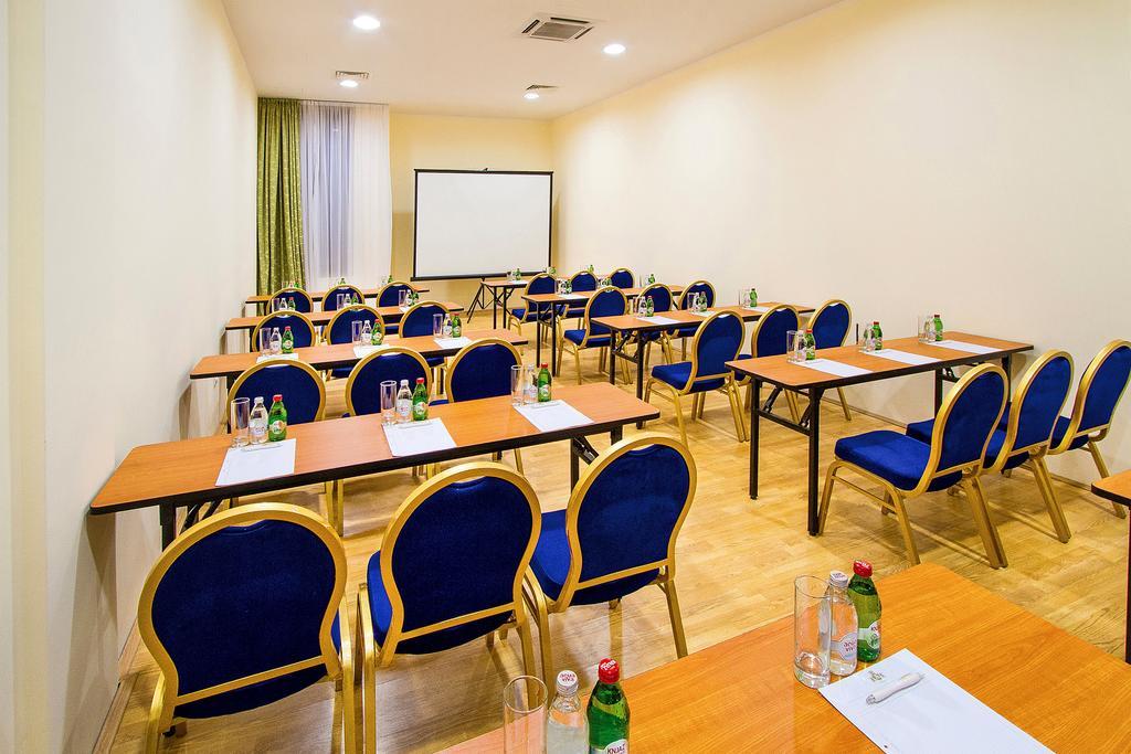 A Hoteli - Hotel Sloboda Sabac Ngoại thất bức ảnh